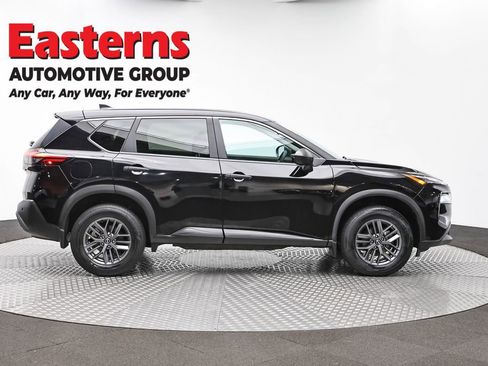 Used 2023 Nissan Rogue S AWD/4WD image 4