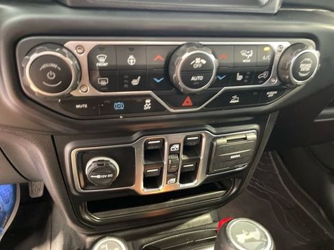 Used 2023 Jeep Wrangler Unlimited Sahara w/ Cold Weather Group AWD/4WD image 15