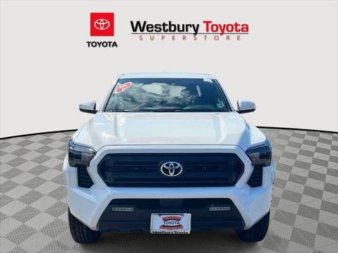 Certified 2025 Toyota Tacoma SR5 w/ SR5 Upgrade Package AWD/4WD image 3