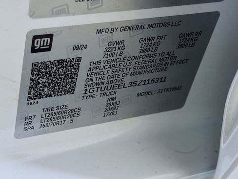 Used 2025 GMC Sierra 1500 AT4 w/ AT4 Premium Package AWD/4WD image 30