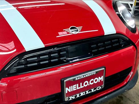 Used 2025 MINI Cooper 2-Door Hardtop image 31