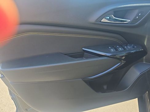 Used 2024 Chevrolet Trax LT FWD image 10