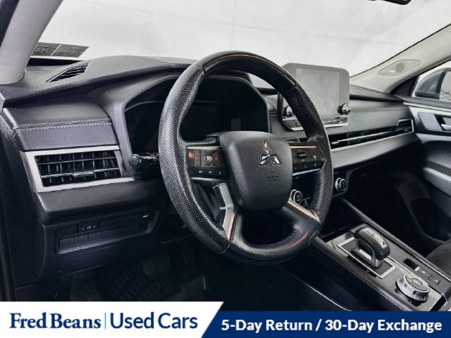 Used 2022 Mitsubishi Outlander SE FWD image 12