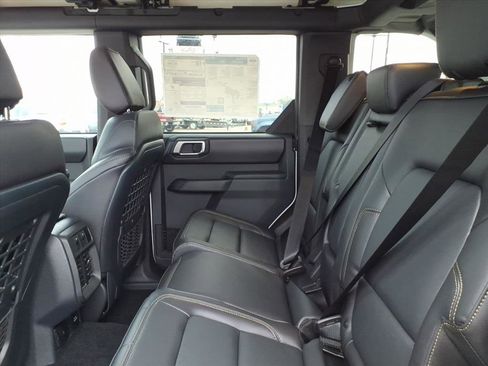 New 2025 Ford Bronco Badlands image 13