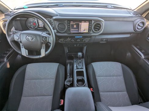 Used 2022 Toyota Tacoma TRD Sport image 15