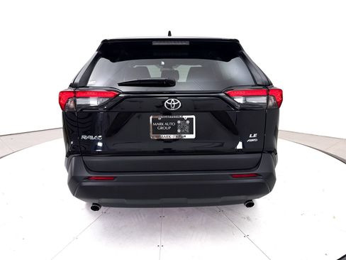 Used 2025 Toyota RAV4 LE AWD/4WD image 16
