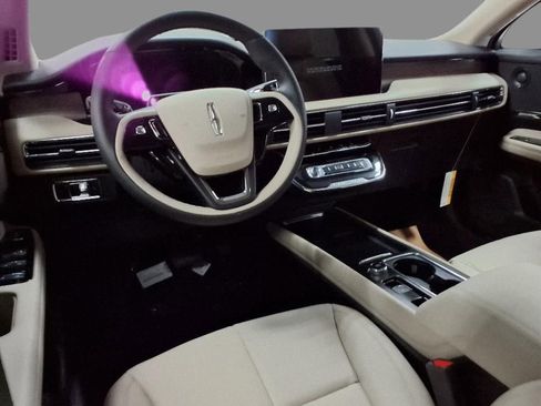New 2025 Lincoln Corsair Reserve w/ Equipment Group 202A AWD/4WD image 10