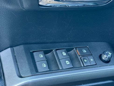 Used 2019 Toyota Tacoma TRD Sport w/ TRD Premium Sport Package RWD image 11