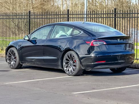 Used 2022 Tesla Model 3 Performance image 6