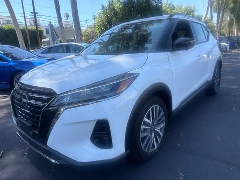 Used 2024 Nissan Kicks SR FWD image 2