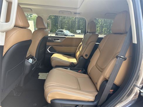 New 2026 INFINITI QX80 Luxe w/ Cargo Package image 10