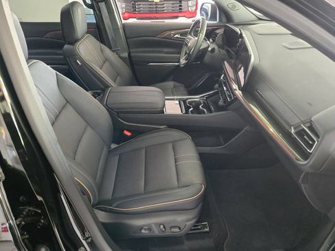 Certified 2025 Chevrolet Traverse High Country w/ LPO, Floor Liner Package AWD/4WD image 6