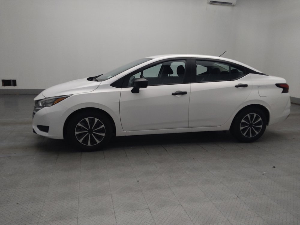 Used 2025 Nissan Versa S FWD image 2