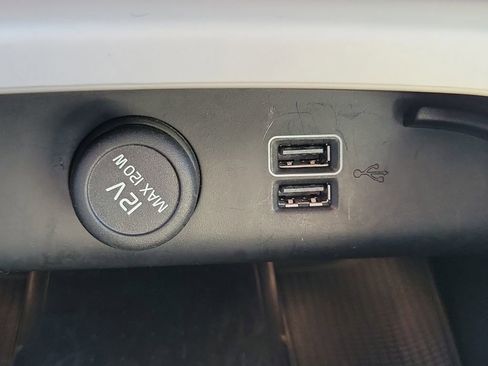 Used 2022 Volvo XC40 T4 Inscription w/ Protection Package image 31