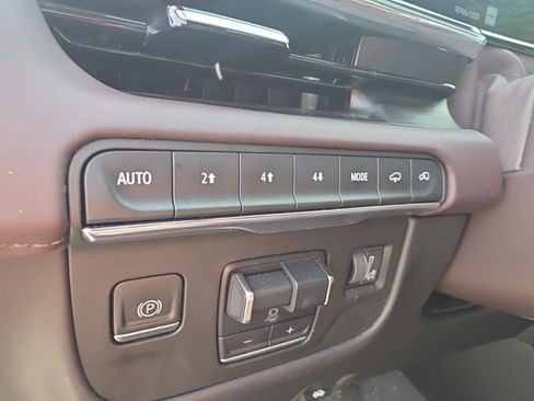 Certified 2023 Cadillac Escalade Sport Platinum w/ LPO, ONYX Package AWD/4WD image 28