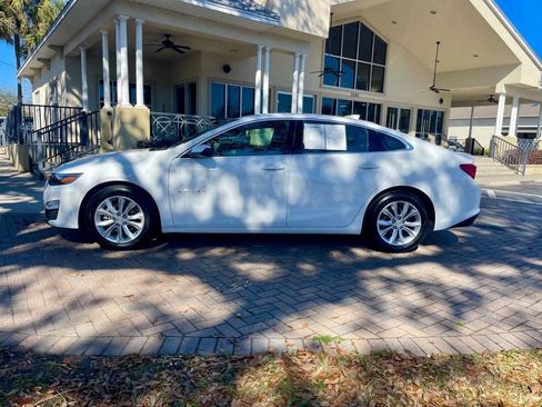 Used 2023 Chevrolet Malibu LT image 2