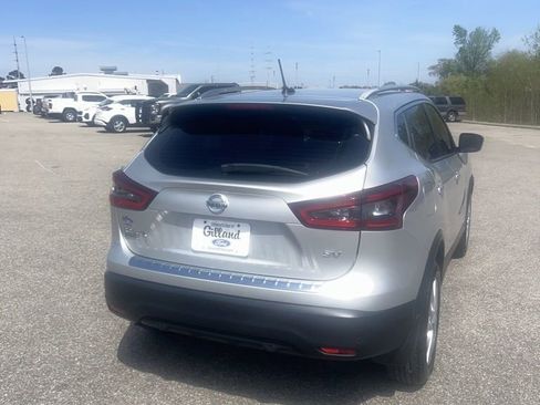 Used 2022 Nissan Rogue Sport SV image 6