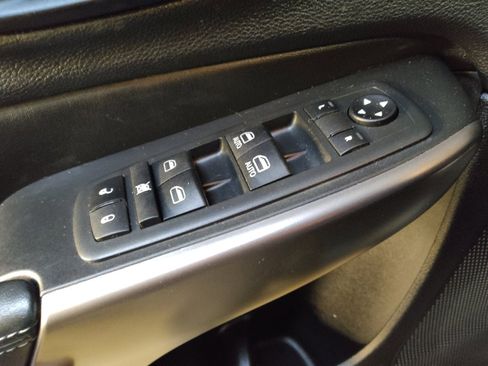 Used 2021 Jeep Cherokee Latitude Lux w/ Comfort/Convenience Group image 27