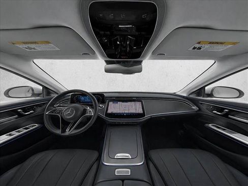 Used 2025 Mercedes-Benz E 350 Sedan image 17