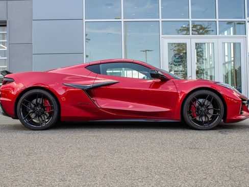 Used 2025 Chevrolet Corvette Z06 w/ Stealth Interior Trim Package image 4