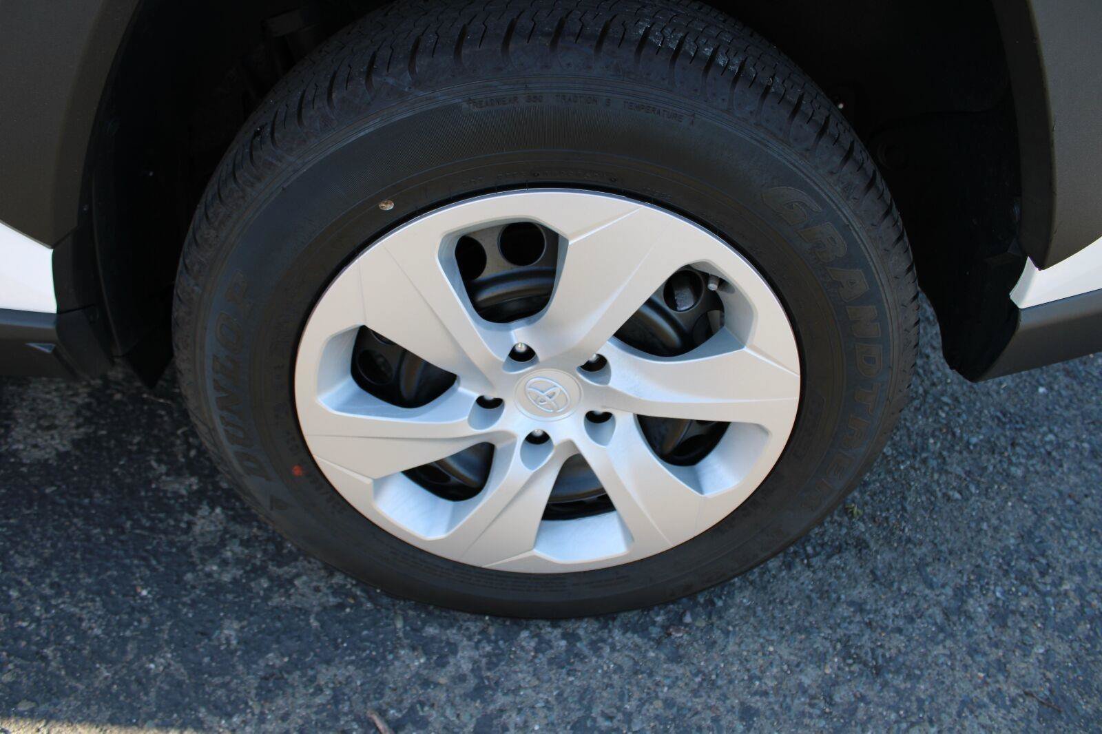 Certified 2024 Toyota RAV4 LE AWD/4WD image 15