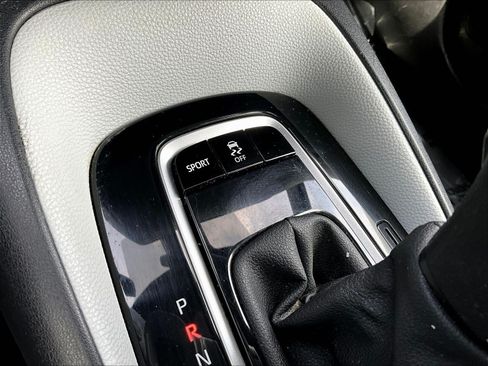 Used 2021 Toyota Corolla SE w/ Carpet Mat Package (TMS) FWD image 14