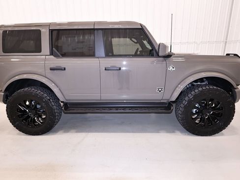 New 2026 Ford Bronco Outer Banks AWD/4WD image 2