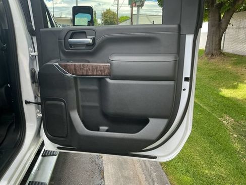 Used 2020 GMC Sierra 2500 Denali w/ Denali Ultimate Package AWD/4WD image 17