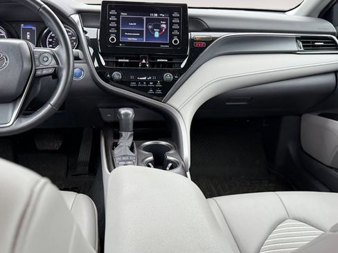 Used 2022 Toyota Camry SE image 14