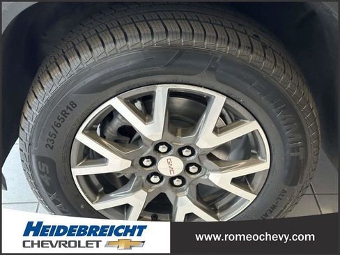 Used 2022 GMC Acadia SLE w/ Driver Convenience Package image 10