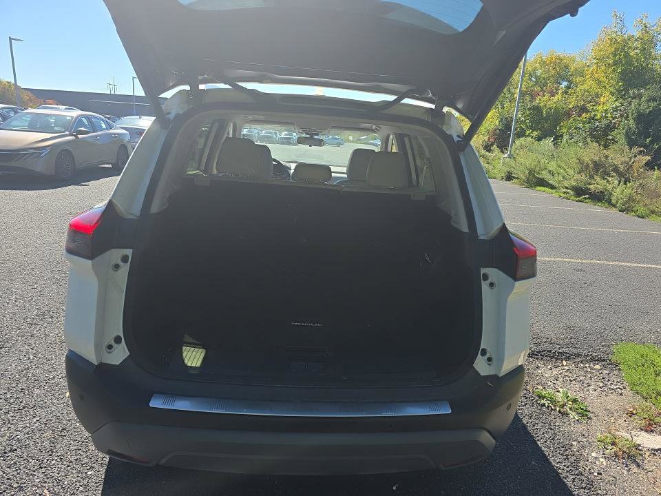 Certified 2023 Nissan Rogue SV w/ SV Premium B Package AWD/4WD image 14