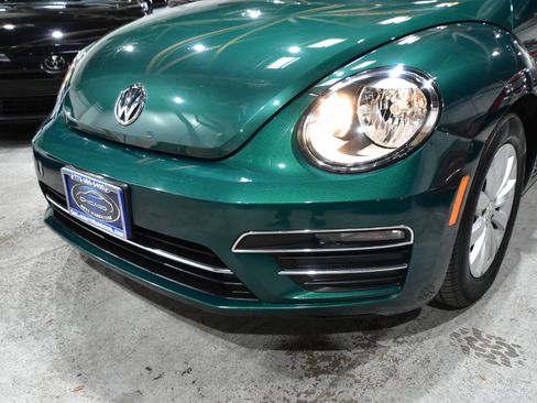 Used 2018 Volkswagen Beetle 2.0T image 5