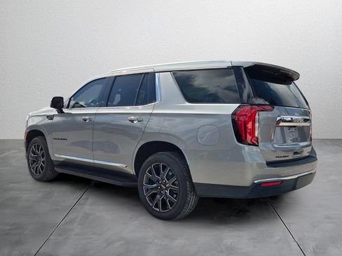 Used 2024 GMC Yukon SLT w/ SLT Luxury Package AWD/4WD image 3
