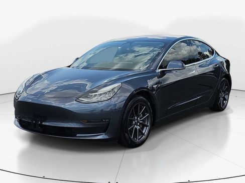 Used 2018 Tesla Model 3 Mid Range RWD image 11