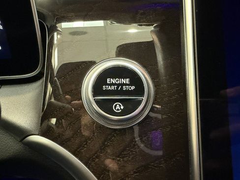 Certified 2025 Mercedes-Benz GLC 300 image 23