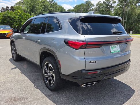 Certified 2025 Buick Enclave Sport Touring FWD image 9