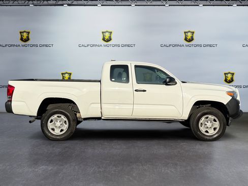 Used 2017 Toyota Tacoma SR image 6