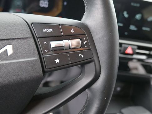 Used 2026 Kia Sportage LX FWD image 33