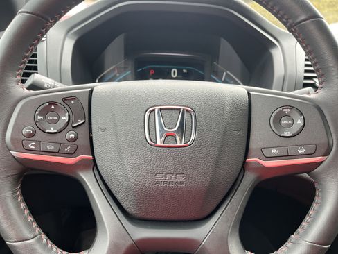 Used 2024 Honda Odyssey Sport image 11