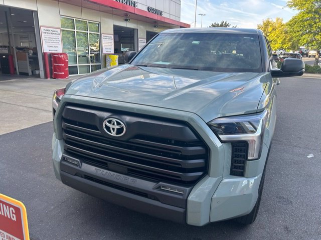 Used 2025 Toyota Tundra SR5 w/ SR5 Premium Package AWD/4WD image 9