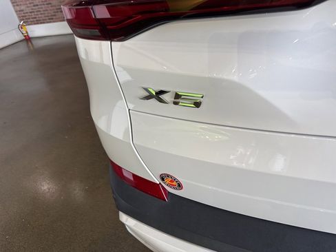 Used 2019 BMW X5 xDrive40i w/ Premium Package image 18