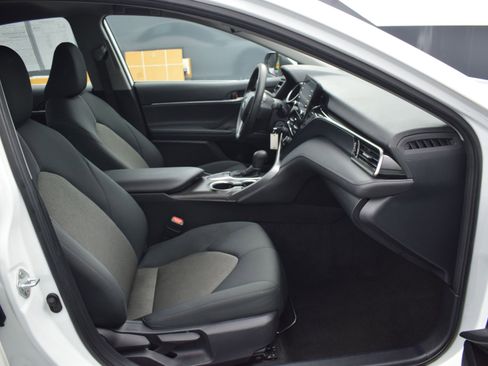 Used 2024 Toyota Camry LE image 10