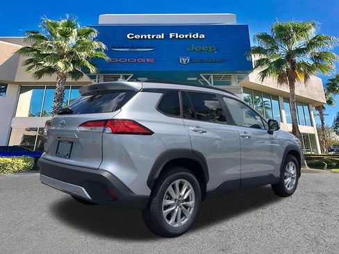 Used 2023 Toyota Corolla Cross LE FWD image 5