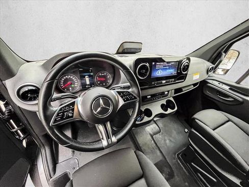 Used 2025 Mercedes-Benz Sprinter 2500 image 19