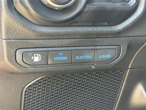 Used 2025 Jeep Wrangler Willys image 30