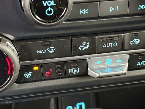 Used 2023 Ford Bronco Wildtrak image 19