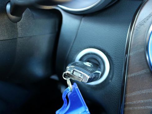 Used 2017 Mercedes-Benz C 300 Cabriolet image 30