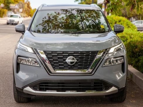 Used 2023 Nissan Rogue Platinum w/ Platinum Premium Package image 3