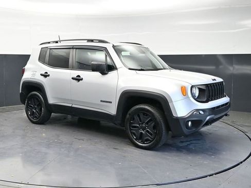 Used 2019 Jeep Renegade Sport image 3