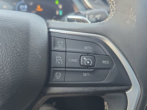 Used 2024 Jeep Grand Cherokee Limited 4xe AWD/4WD image 23
